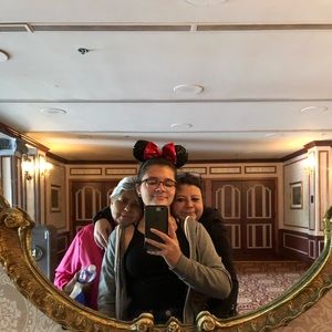 Meet your Posher, Elsa